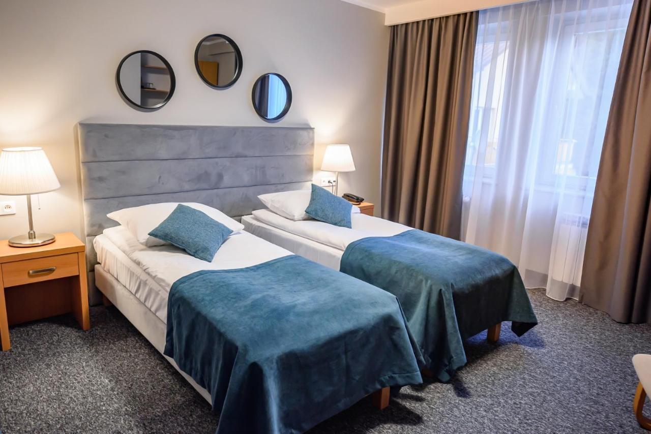 Osrodek Szkoleniowo Wypoczynkowy Galicya Hotel กรินีซา ดรอยจ์ ภายนอก รูปภาพ
