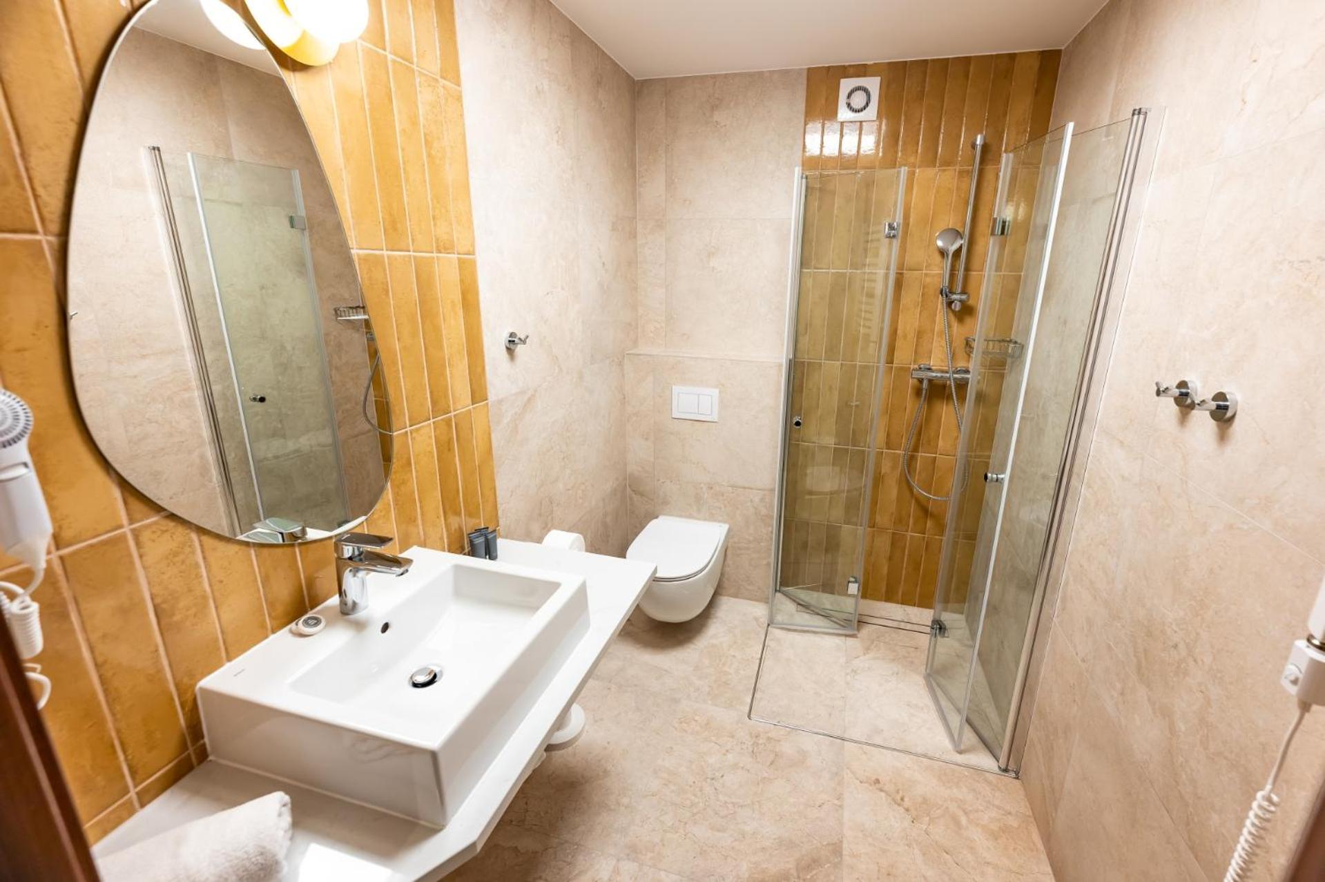 Osrodek Szkoleniowo Wypoczynkowy Galicya Hotel กรินีซา ดรอยจ์ ภายนอก รูปภาพ