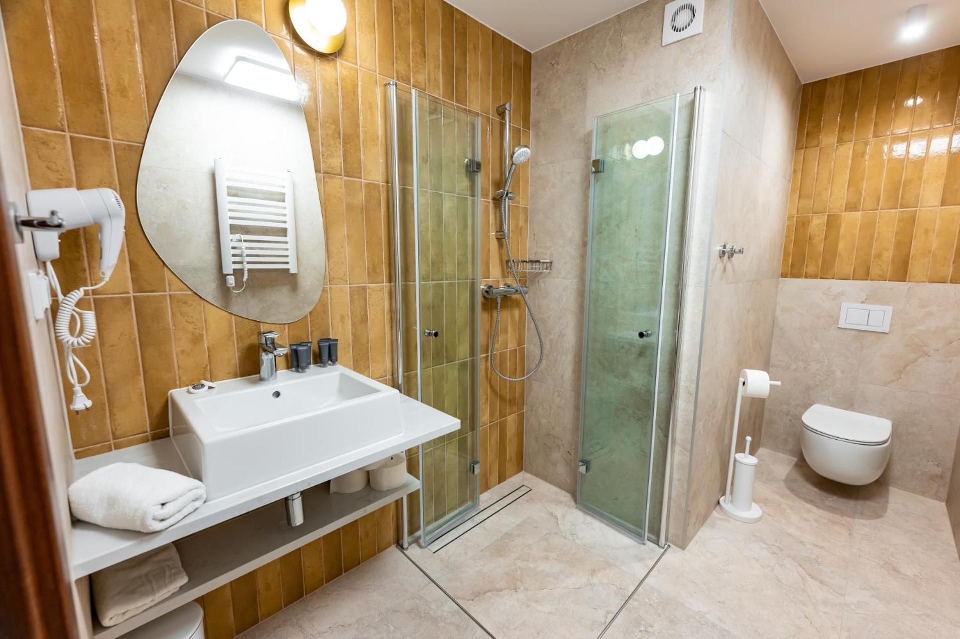 Osrodek Szkoleniowo Wypoczynkowy Galicya Hotel กรินีซา ดรอยจ์ ภายนอก รูปภาพ